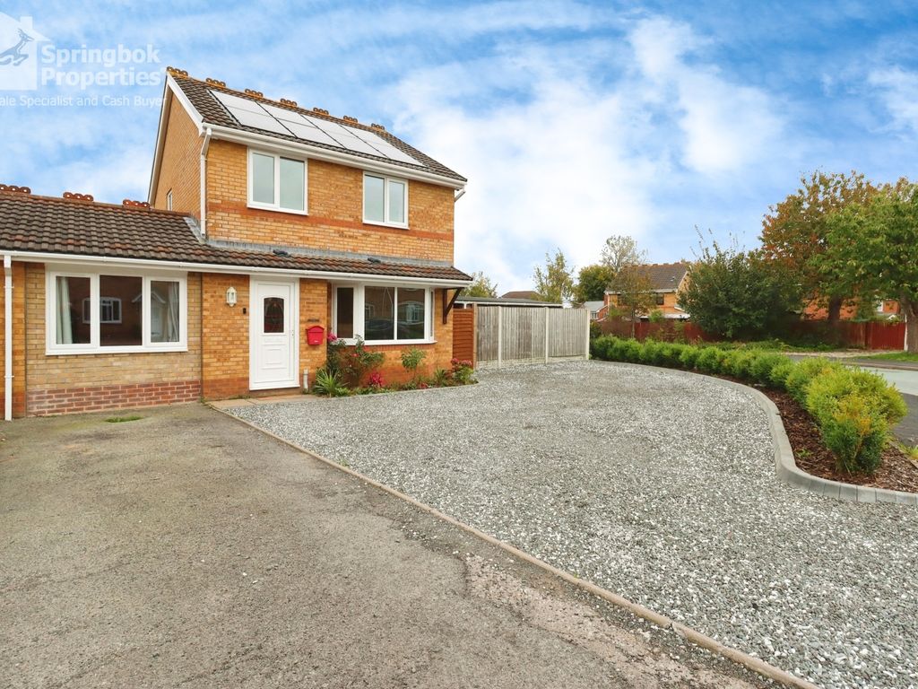 4 bed detached house for sale in Meadow Way, Oswestry, Shropshire SY11, £250,000