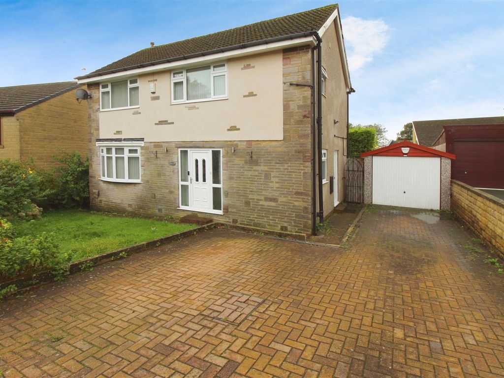 3 bed detached house for sale in Pot House Road, Bradford BD6, £260,000