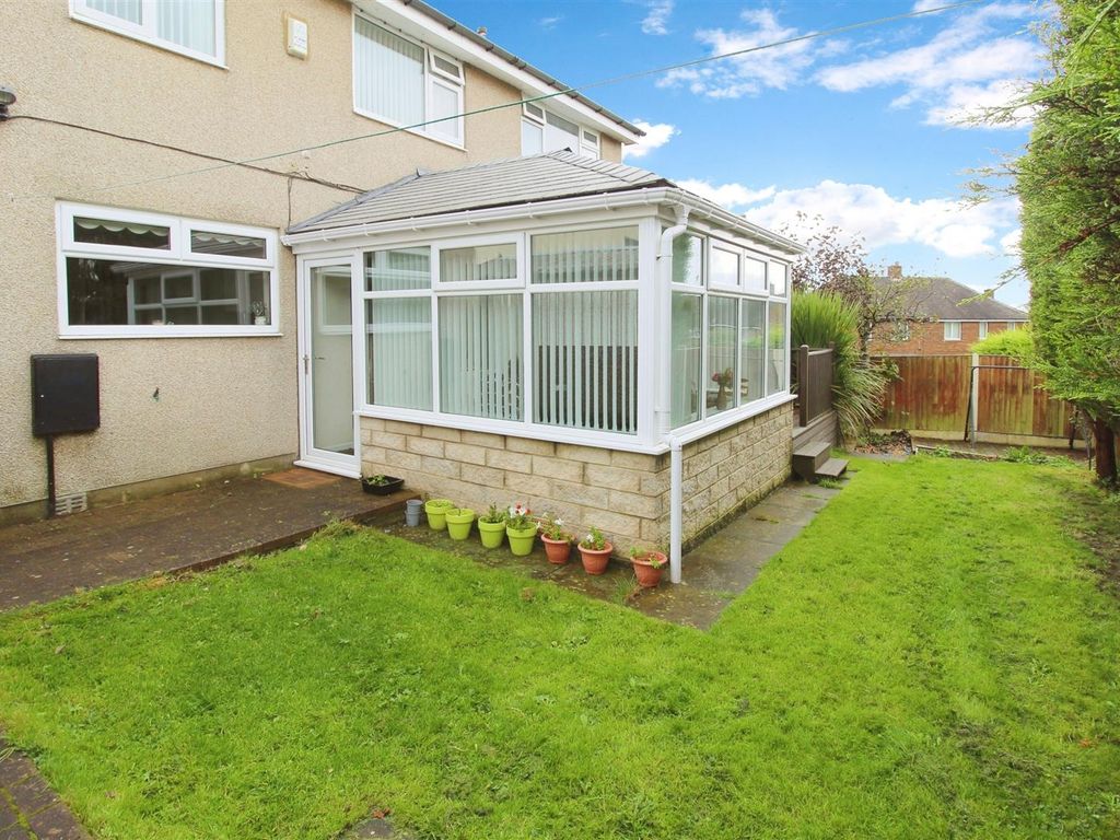 3 bed detached house for sale in Pot House Road, Bradford BD6, £260,000