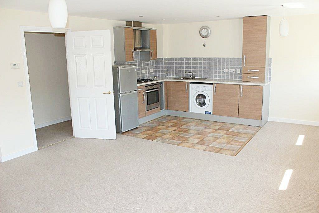 1 bed flat for sale in Dickens Court, Hensborough, Dickens Heath B90, £135,000