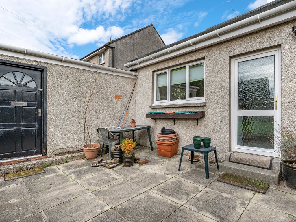 3 bed semi-detached house for sale in Barrhill Court, Kirkintilloch, Glasgow G66, £200,000