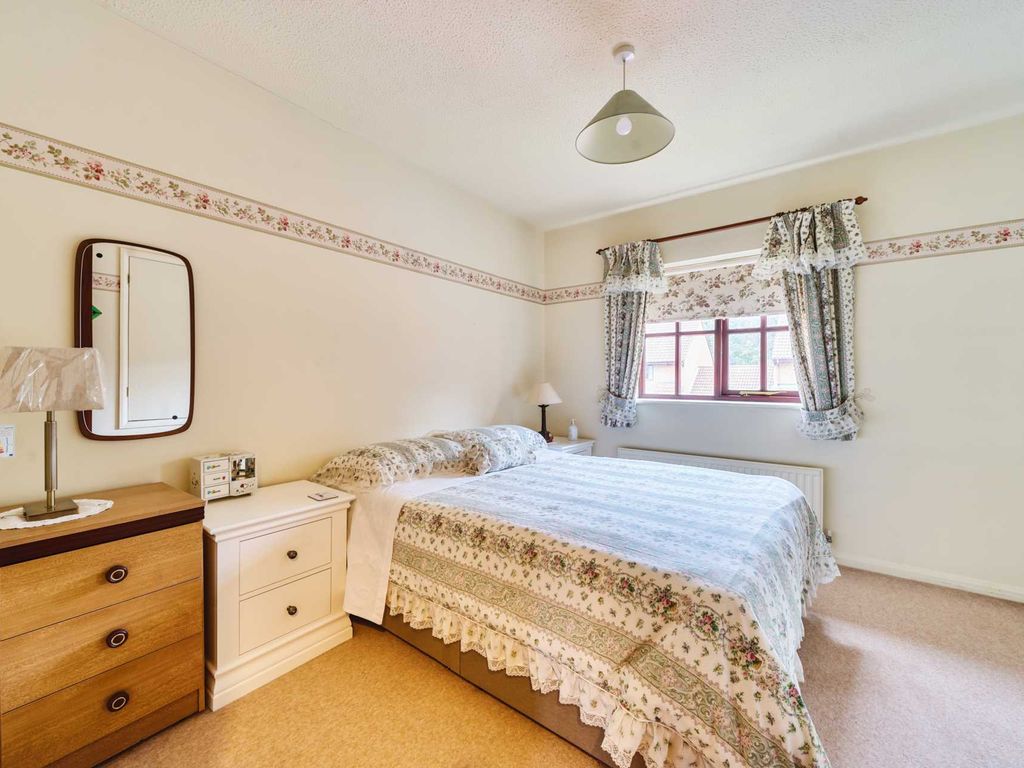 2 bed semi-detached house for sale in Malcote Close, Biddenham MK40, £250,000