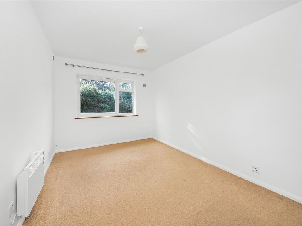 1 bed flat for sale in Erindale Court, Copers Cope Road, Beckenham BR3, £265,000