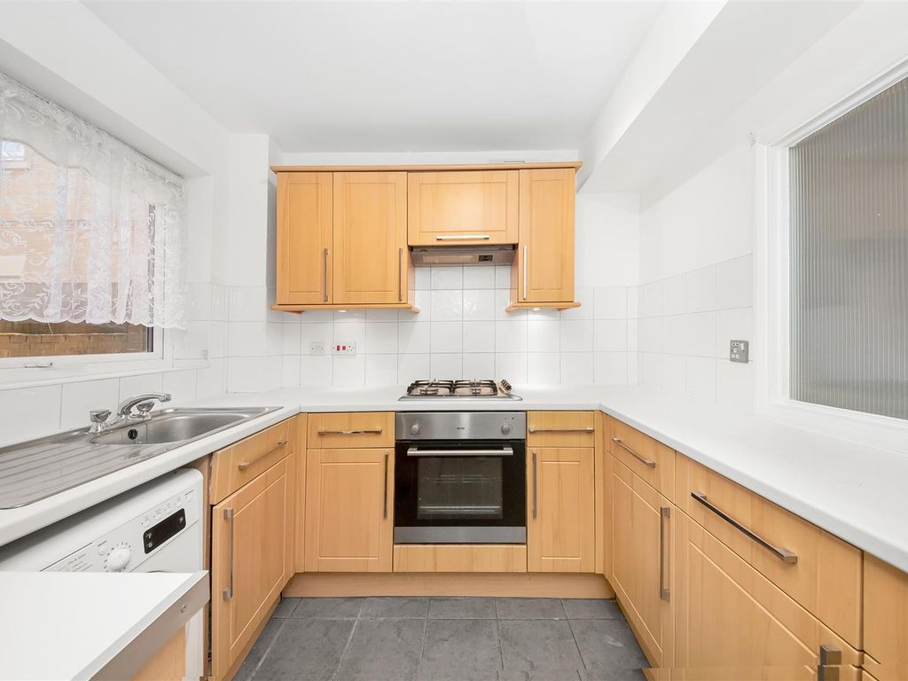 1 bed flat for sale in Erindale Court, Copers Cope Road, Beckenham BR3, £265,000