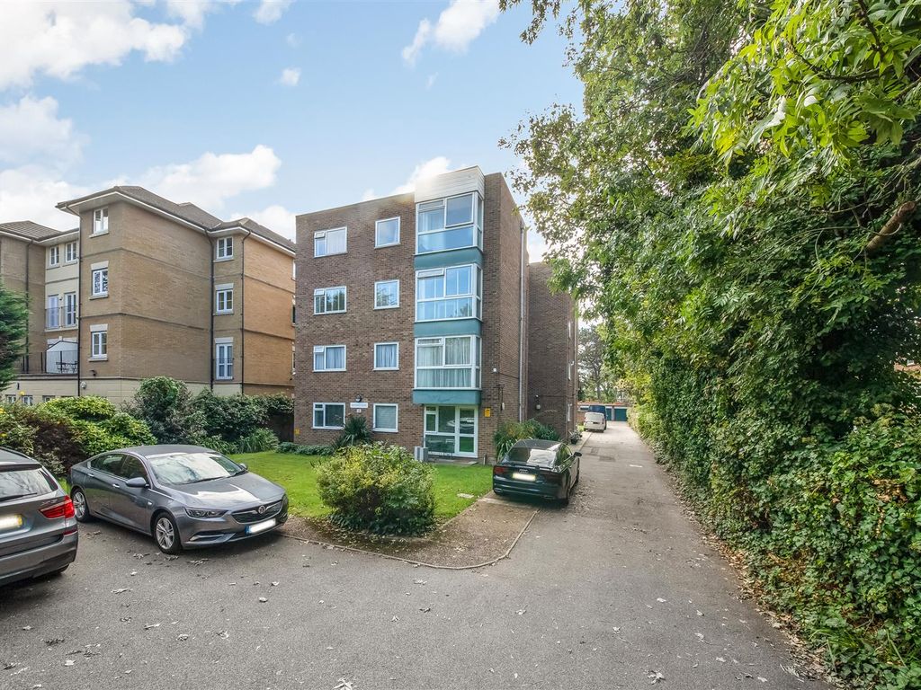 1 bed flat for sale in Erindale Court, Copers Cope Road, Beckenham BR3, £265,000