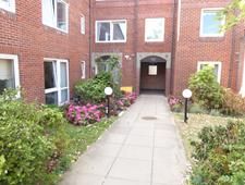 1 bed flat for sale in Nailers Court, Ednall Lane, Bromsgrove B60, £65,000