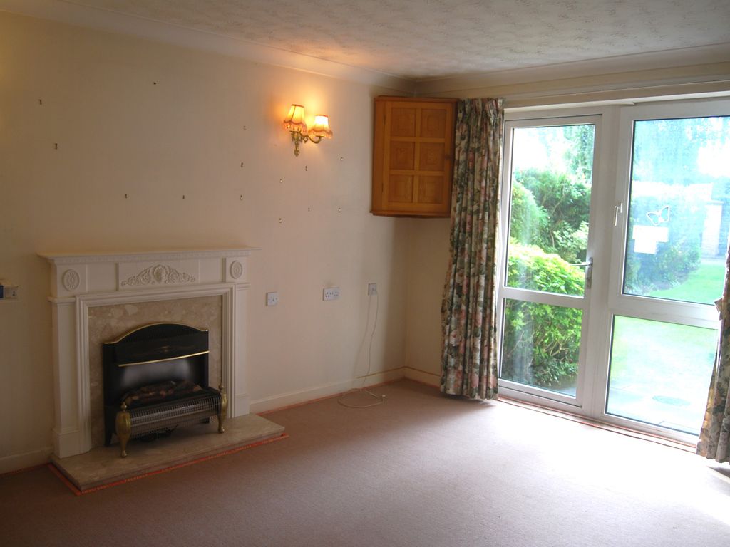 1 bed flat for sale in Nailers Court, Ednall Lane, Bromsgrove B60, £65,000