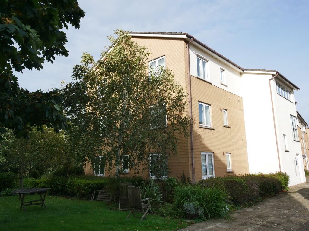 1 bed flat for sale in Grangemoor Court, Cardiff CF11, £147,500