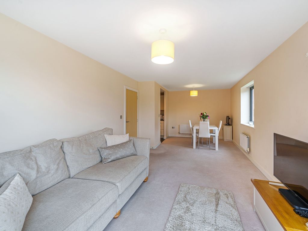 2 bed flat for sale in Basin Road, Worcester WR5, £220,000