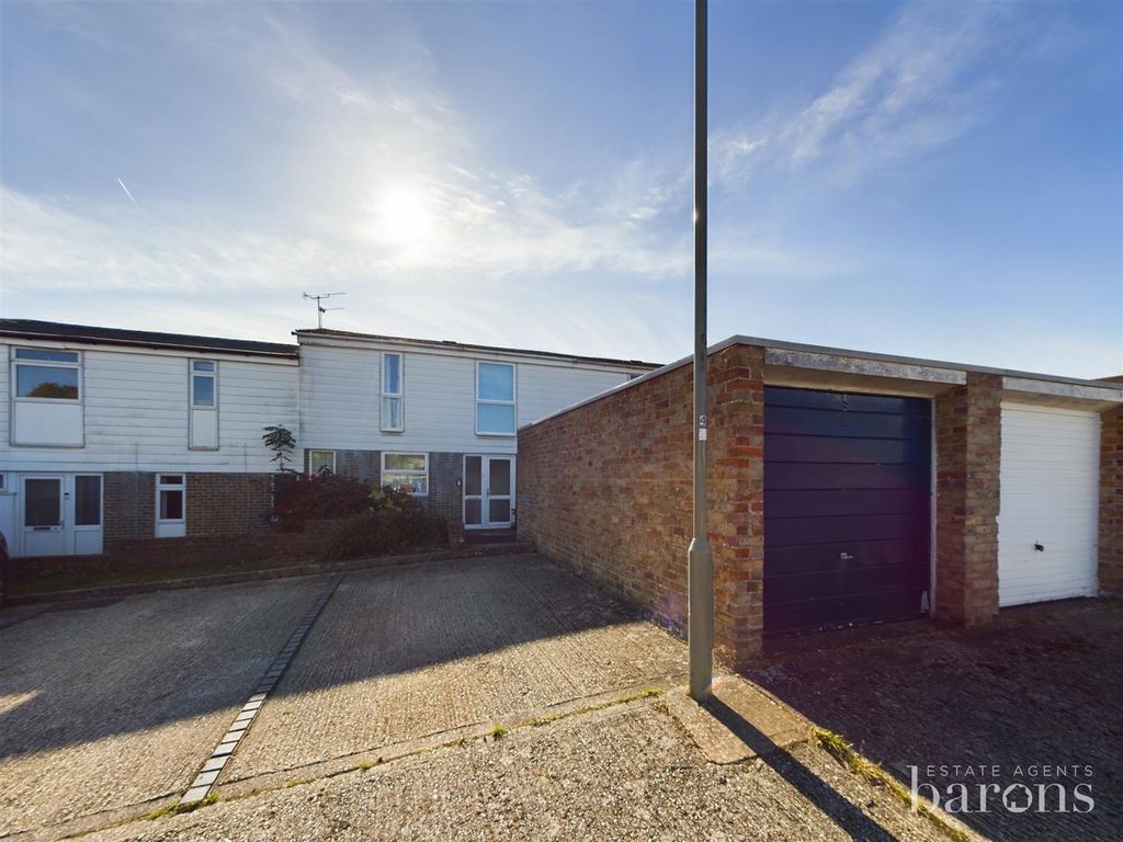 3 bed terraced house for sale in Tweedsmuir Close, Buckskin, Basingstoke RG22, £260,000