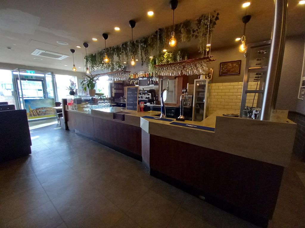 Restaurant/cafe for sale in Restaurants S35, Chapeltown, South Yorkshire, £165,000