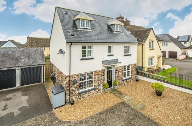 4 bed detached house for sale in Cotehele Close, Callington, Cornwall PL17, £325,000