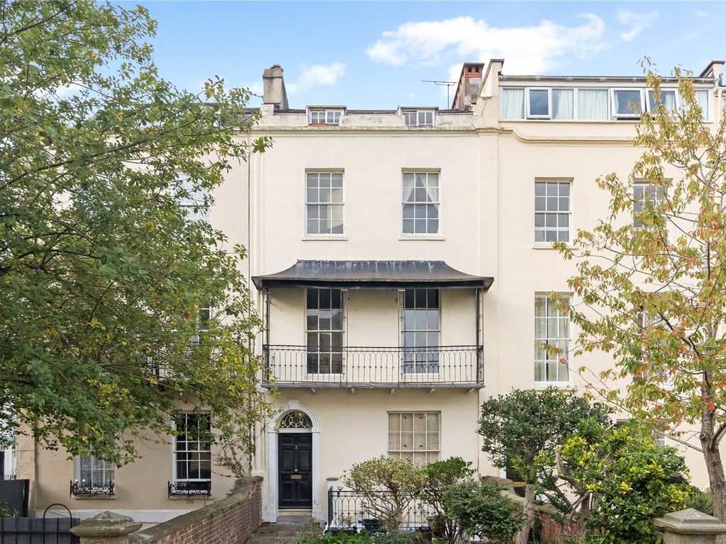 1 bed flat for sale in Meridian Place, Clifton, Bristol BS8, £325,000
