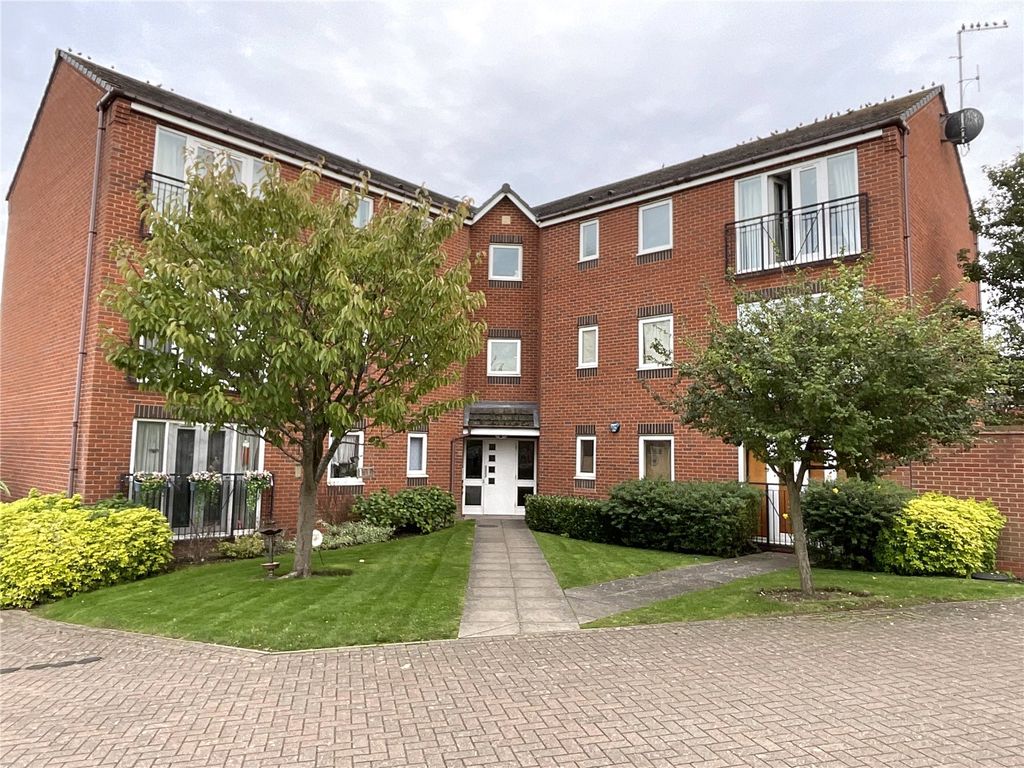 2 bed flat for sale in Moorhouse Close, Wellington, Telford, Shropshire TF1, £115,000