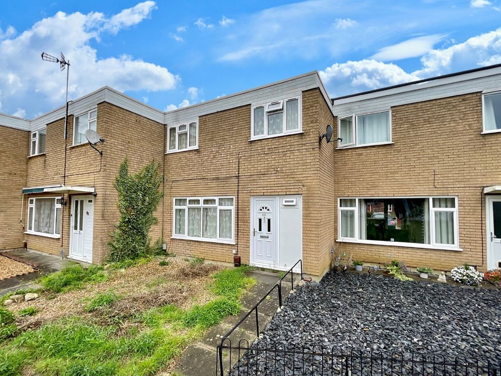 3 bed terraced house for sale in Holywell Close, Farnborough GU14, £310,000