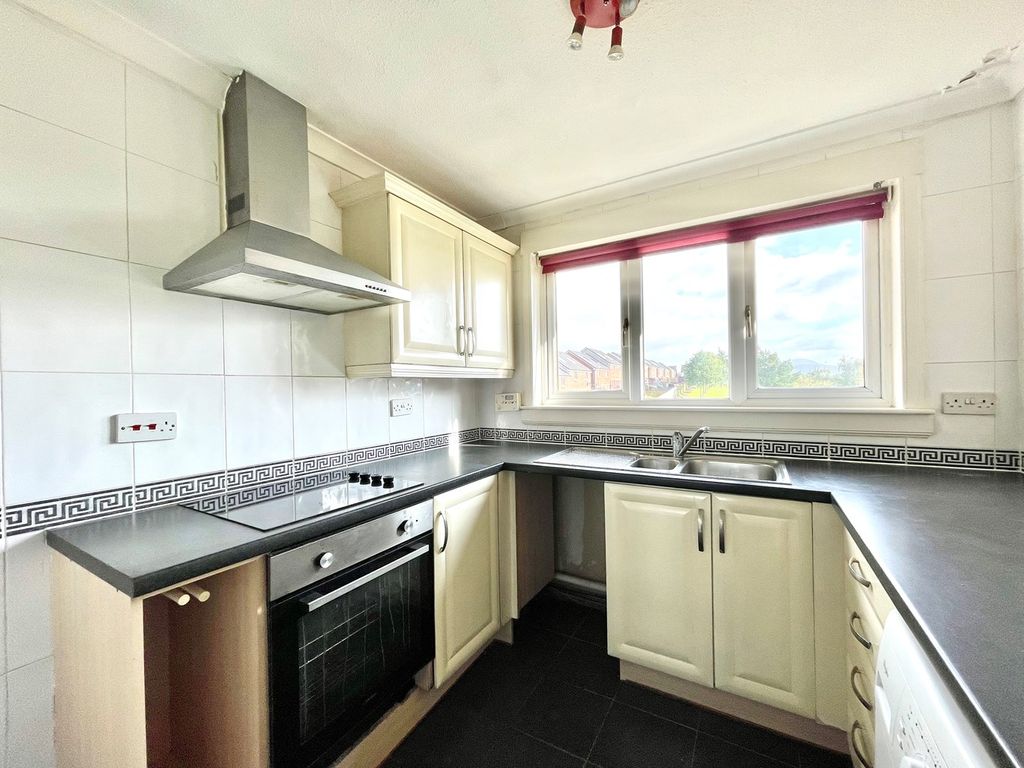 2 bed flat for sale in 22 Lathro Lane, Kinross-Shire, Kinross KY13, £27,500