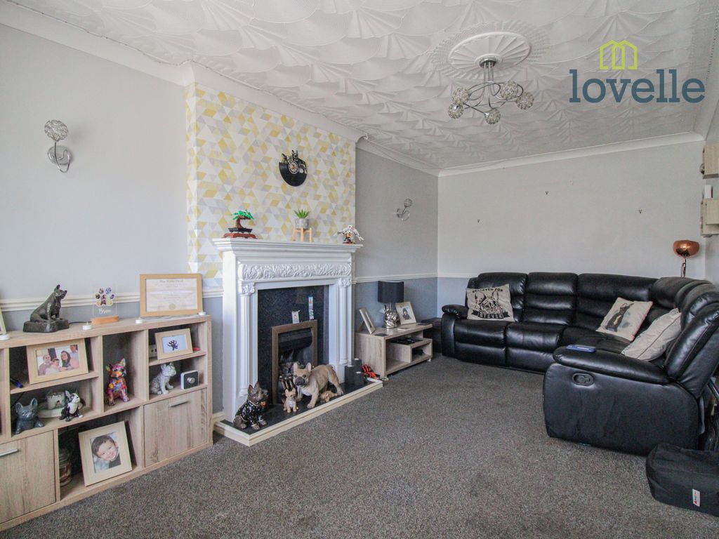 3 bed semi-detached house for sale in Ferndown Drive, Immingham DN40, £159,950