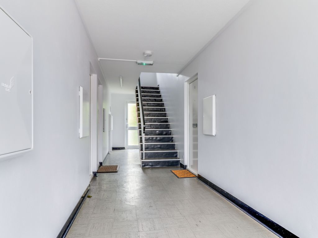1 bed flat for sale in Hart Road, Benfleet SS7, £185,000