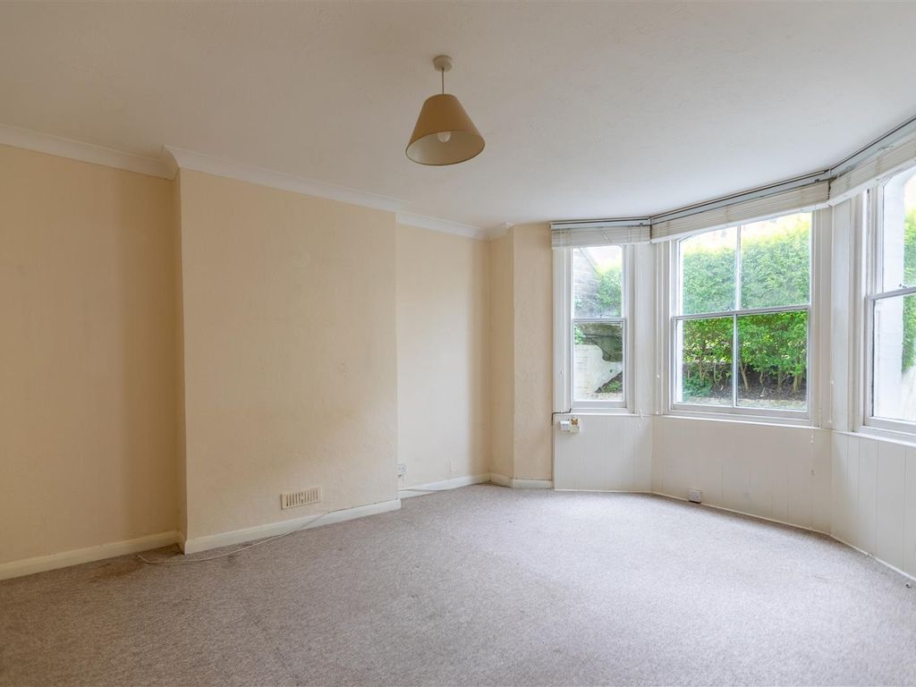 1 bed flat for sale in Gladstone Terrace, Brighton BN2, £150,000