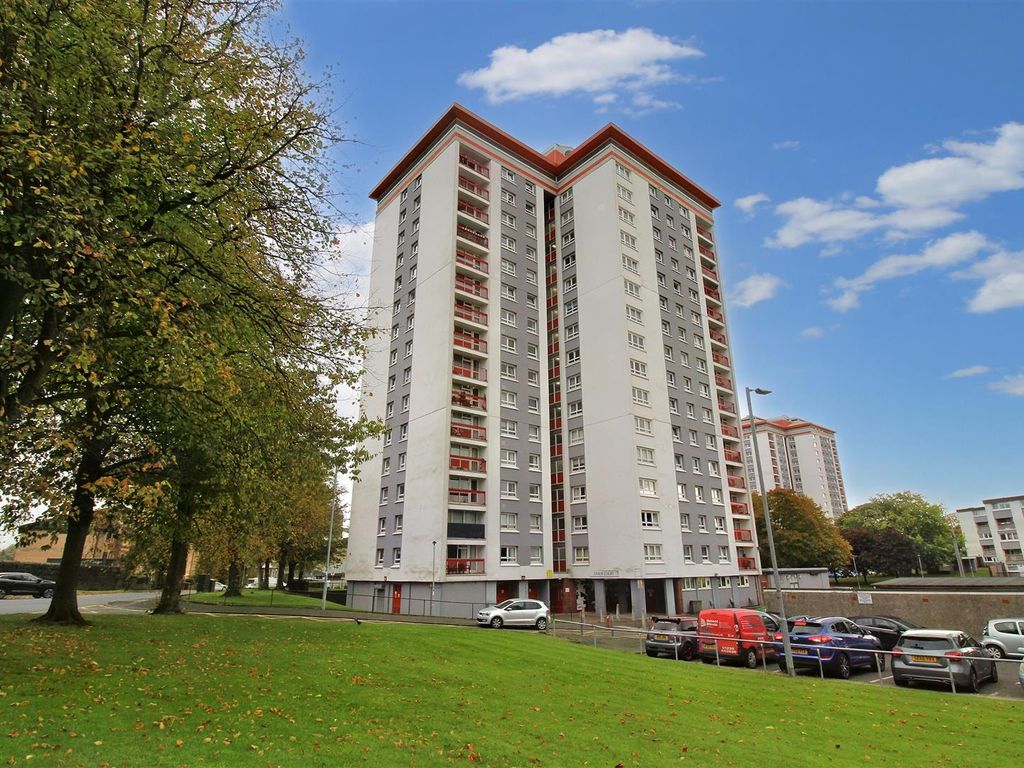 2 bed flat for sale in Union Court, Paisley PA2, £55,000