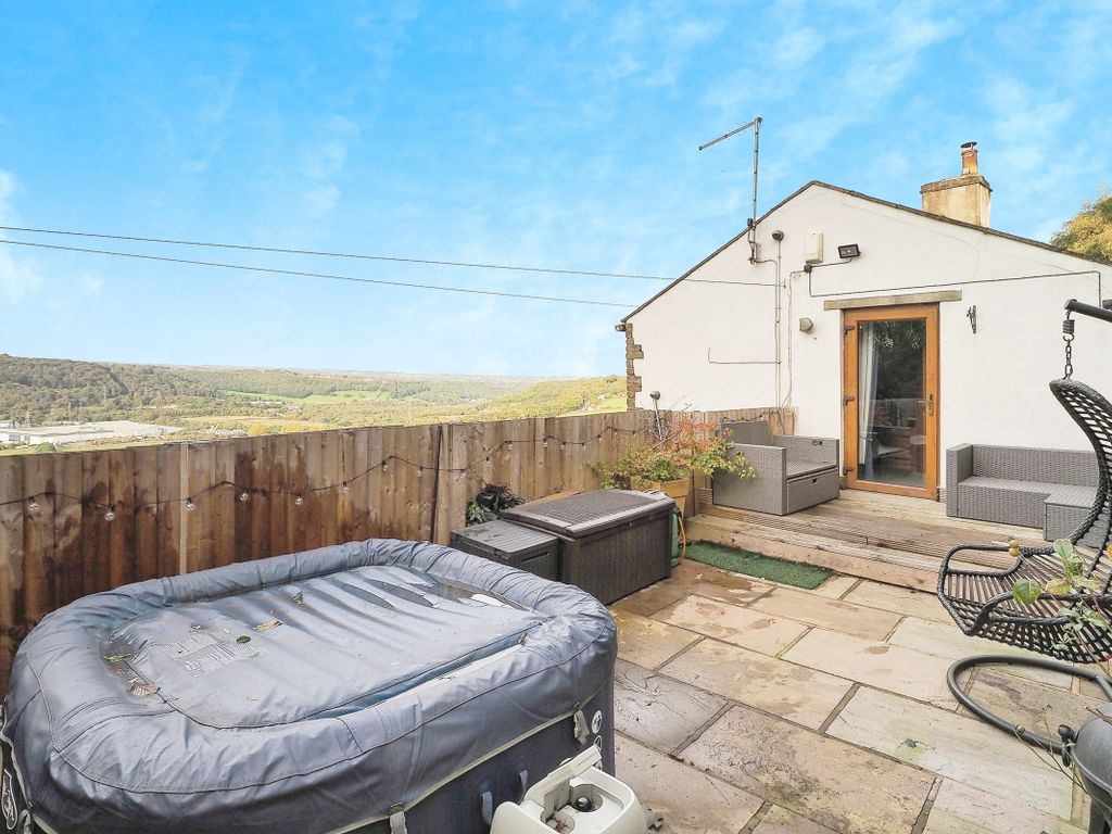 2 bed cottage for sale in Dewsbury Road, Elland HX5, £250,000