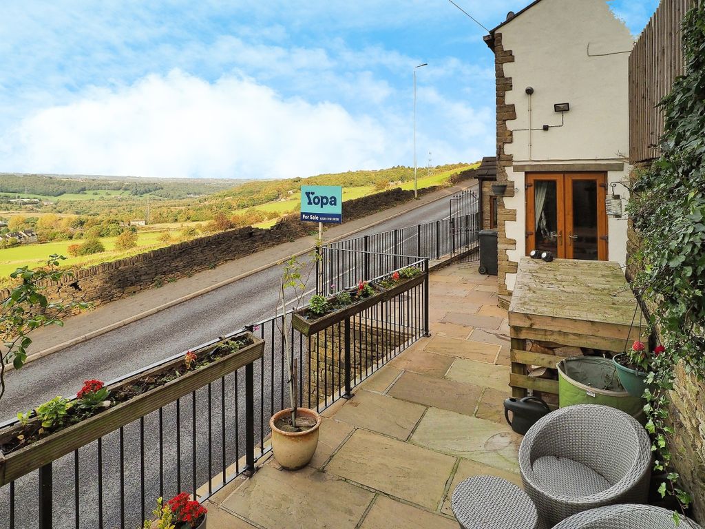 2 bed cottage for sale in Dewsbury Road, Elland HX5, £250,000