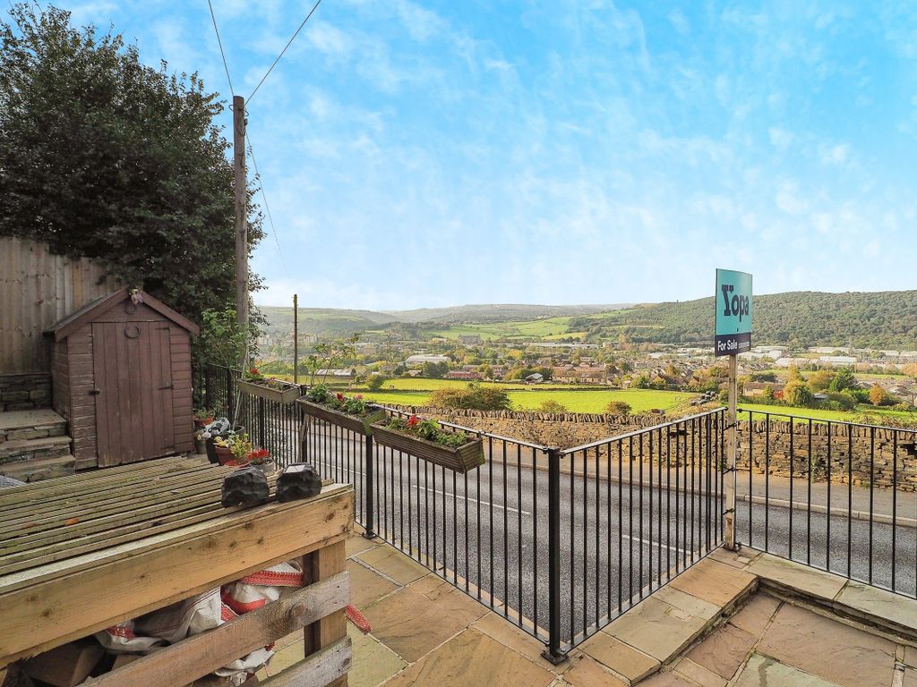 2 bed cottage for sale in Dewsbury Road, Elland HX5, £250,000