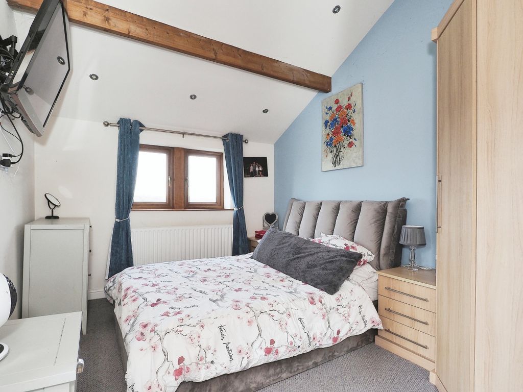 2 bed cottage for sale in Dewsbury Road, Elland HX5, £250,000