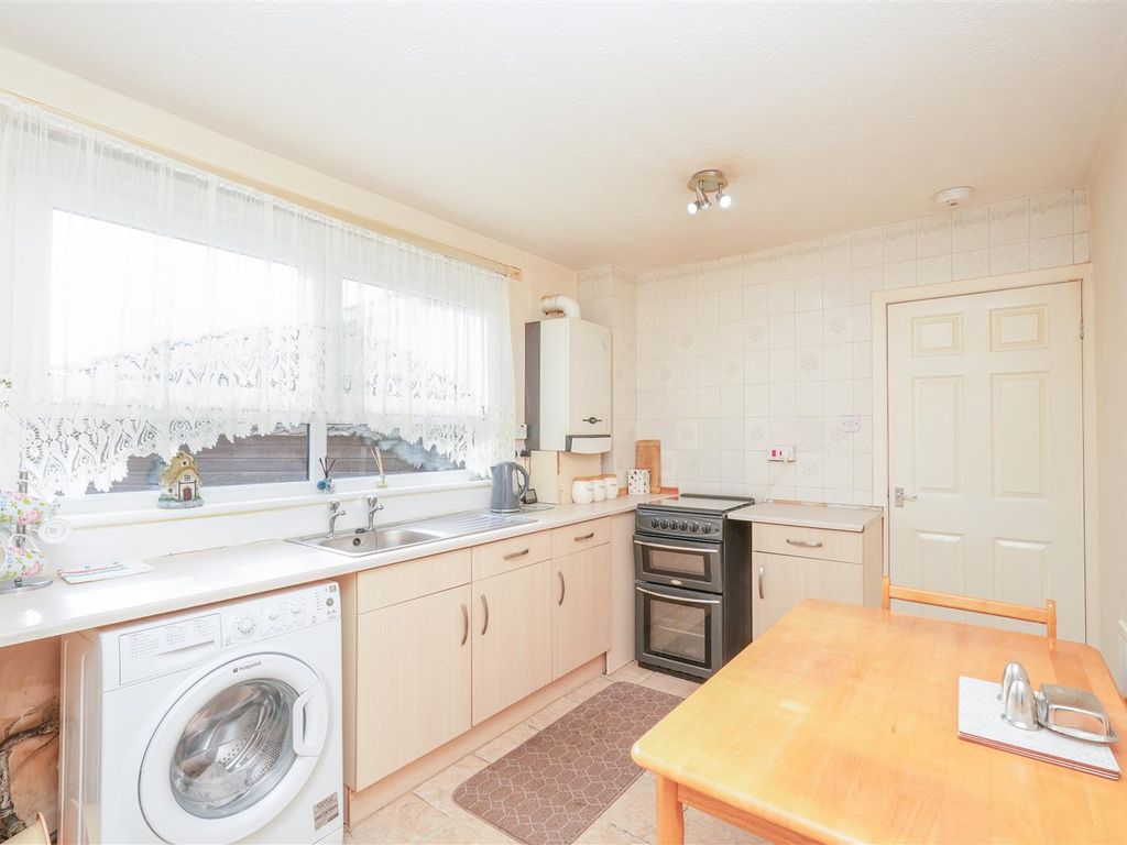 3 bed semi-detached house for sale in Braehead Quadrant, Newarthill, Motherwell ML1, £99,000
