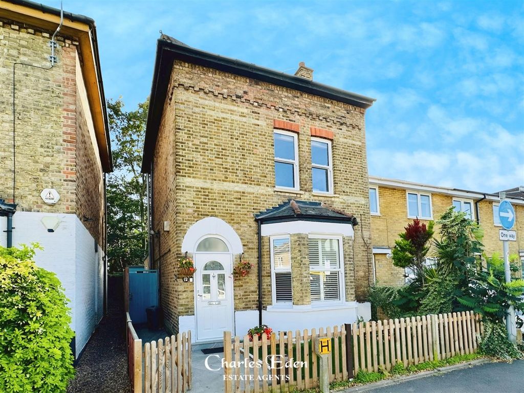 1 bed flat for sale in Burnhill Road, Beckenham BR3, £310,000
