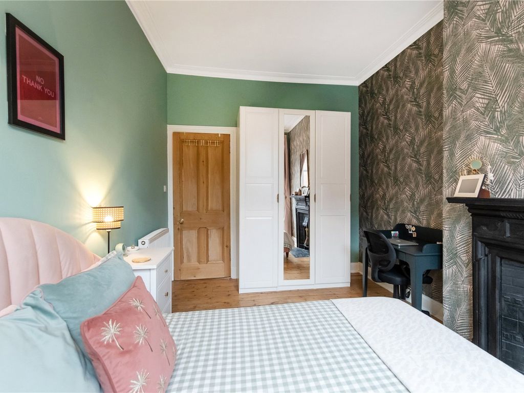 1 bed flat for sale in Clincart Road, Battlefield, Glasgow G42, £150,000