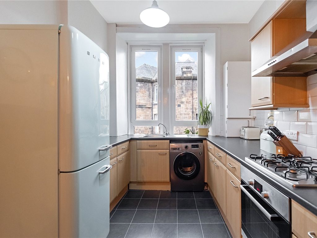 1 bed flat for sale in Clincart Road, Battlefield, Glasgow G42, £150,000