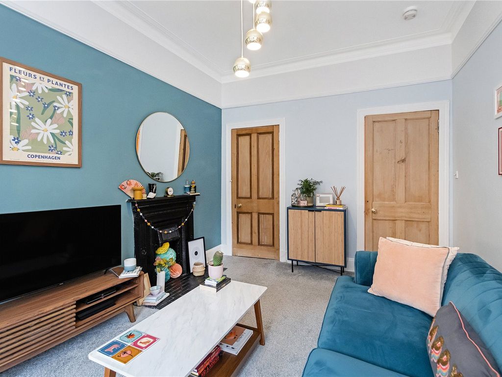 1 bed flat for sale in Clincart Road, Battlefield, Glasgow G42, £150,000