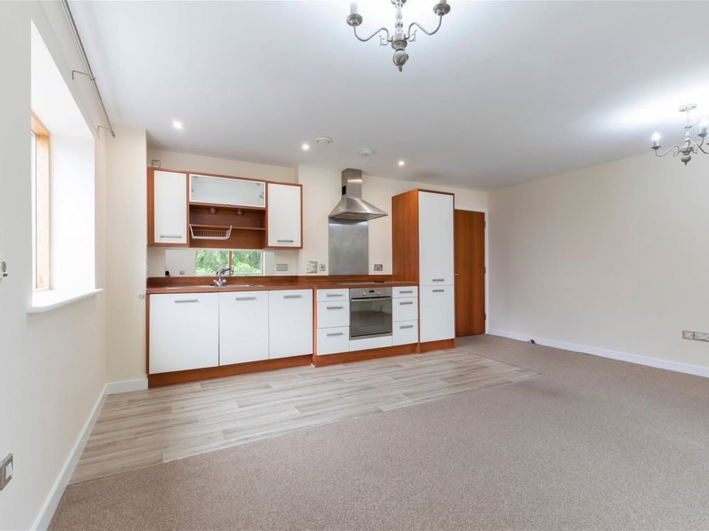 1 bed flat for sale in St James North, St. James Square, Cheltenham GL50, £185,000