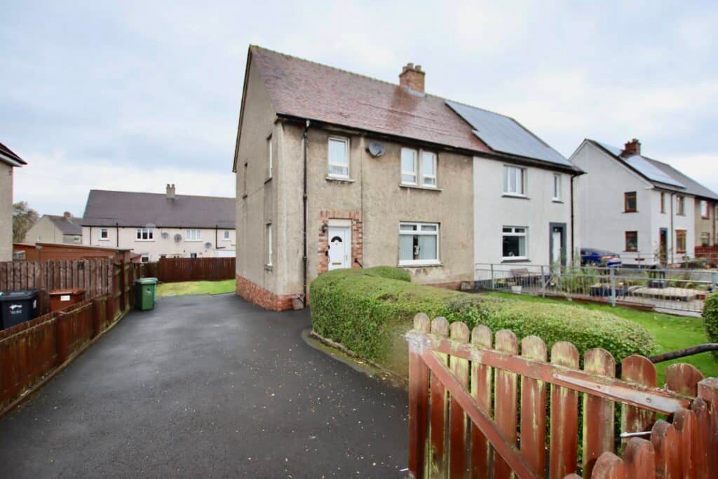 4 bed semi-detached house for sale in Torrance Ave, Airdrie ML6, £144,999