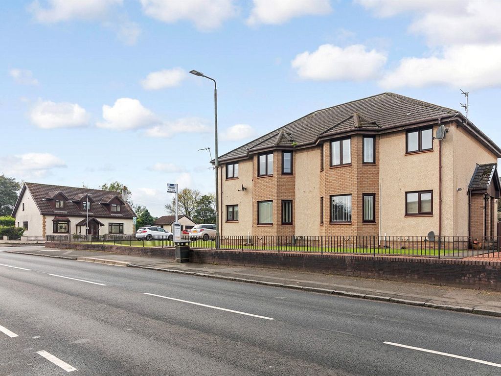 2 bed flat for sale in Pine Grove, Crosslee, Johnstone PA6, £120,000