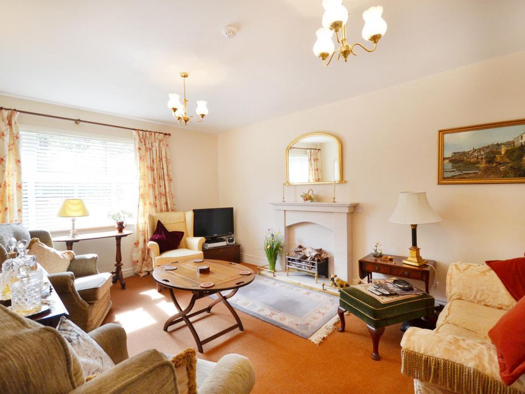 1 bed flat for sale in Brook View Court, Brook Lane, Alderley Edge SK9, £135,000