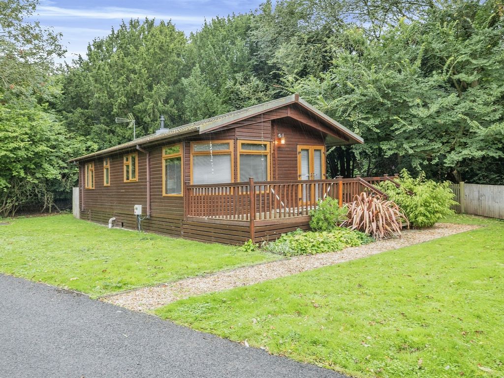 2 bed mobile/park home for sale in Haveringland Hall Park, Haveringland, Norwich NR10, £79,000