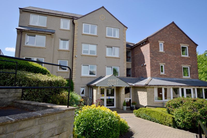 1 bed flat for sale in Abbey Court, Hexham NE46, £100,000