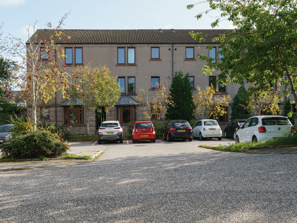 2 bed flat for sale in Cairnfield Circle, Bucksburn, Aberdeen AB21, £95,000