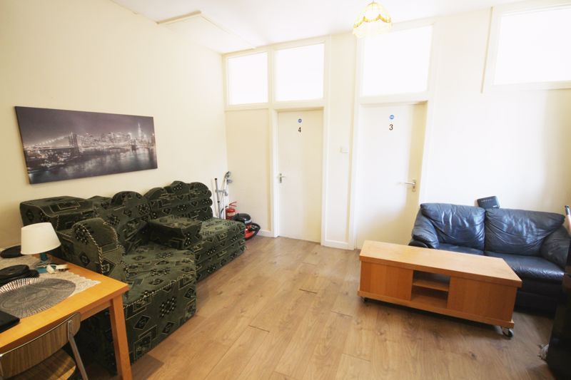 4 bed flat for sale in Harrow Road, Sudbury, Wembley HA0, £330,000