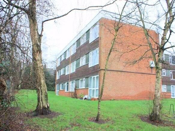 2 bed flat for sale in Daventry Grove, Quinton, Birmingham B32, £135,000