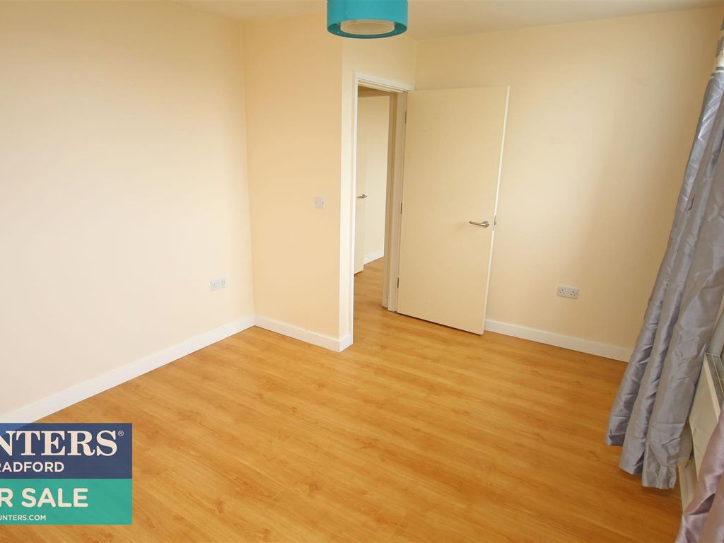 1 bed flat for sale in Cheapside, Bradford BD1, £50,000