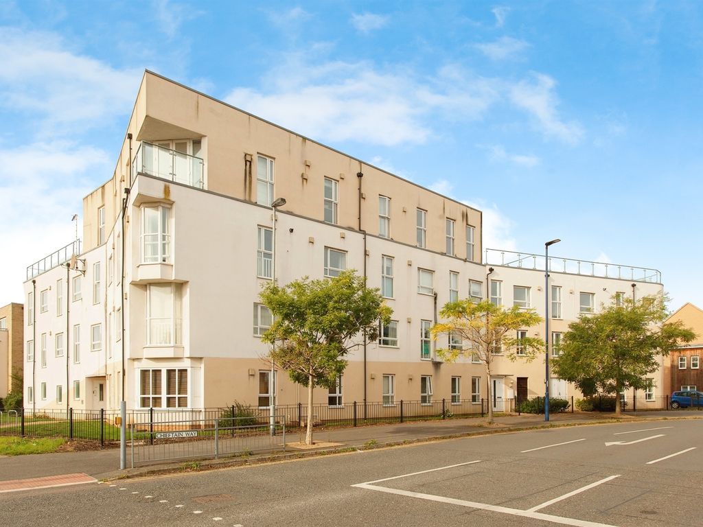 2 bed penthouse for sale in Chieftain Way, Cambridge CB4, £300,000