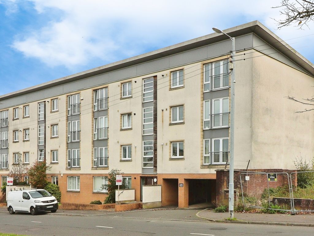 2 bed penthouse for sale in Ashgill Road, Glasgow G22, £130,000