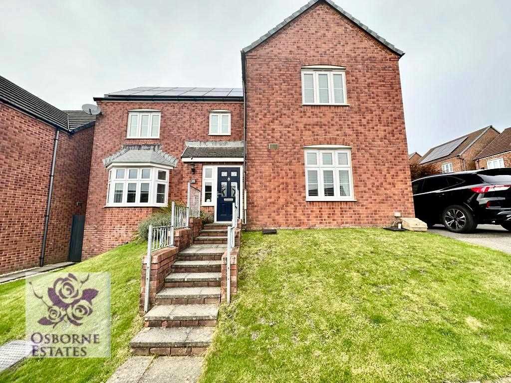 4 bed detached house for sale in Llewellyns View, Gilfach Goch, Porth CF39, £300,000