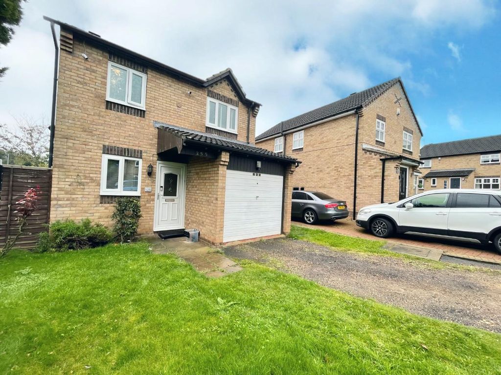 3 bed detached house for sale in Eagle Park, Marton-In-Cleveland, Middlesbrough TS8, £205,000