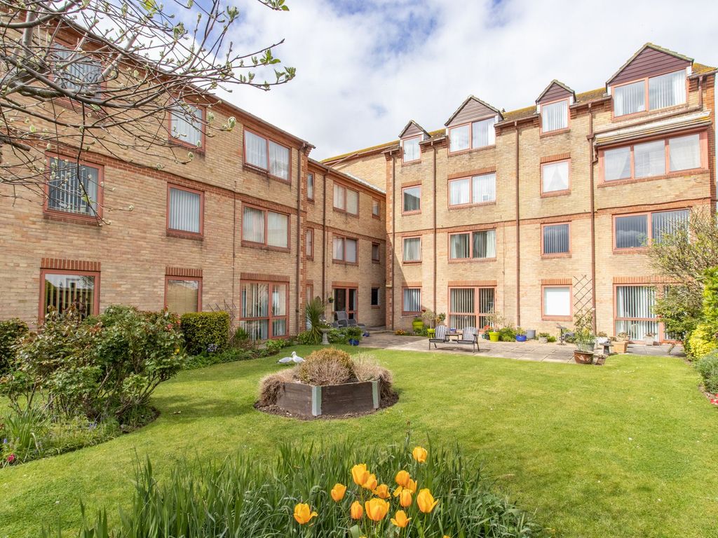 1 bed flat for sale in High Street, Cavendish Court High Street CT6, £120,000