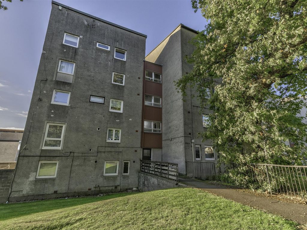 2 bed flat for sale in Earn Crescent, Dundee DD2, £90,000
