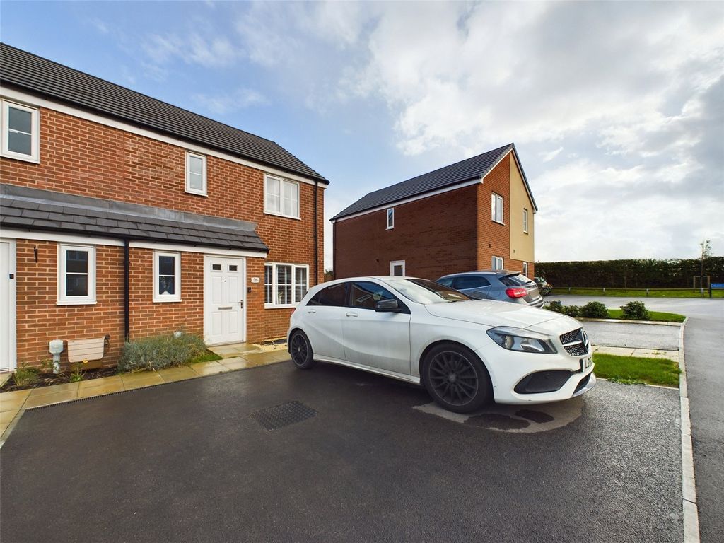 3 bed end terrace house for sale in Homeground Road, Tuffley, Gloucester, Gloucestershire GL4, £260,000